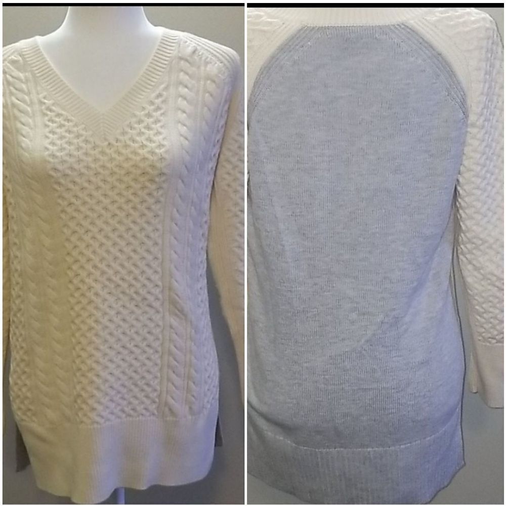 BANANA REPUBLIC CABLE KNIT V-NECK SWEATER-XS